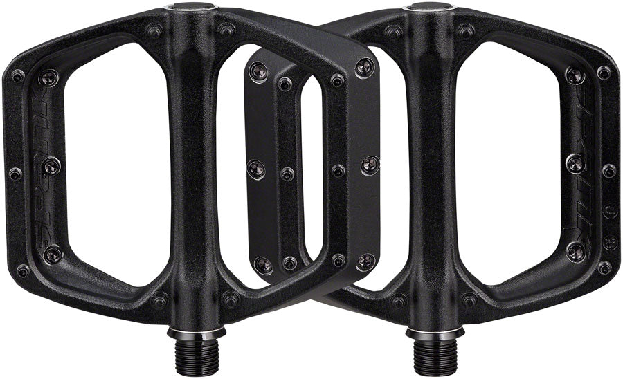 Spank SPOON DC Platform Pedals Body: Aluminum Spindle: Cr-Mo 9/16 Black Pair